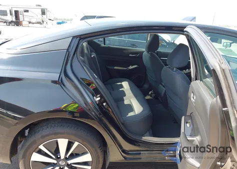 2021 Nissan Altima Sv Intelligent Awd z USA, uszkodzony, nr VIN 1N4BL4DW1MN378980